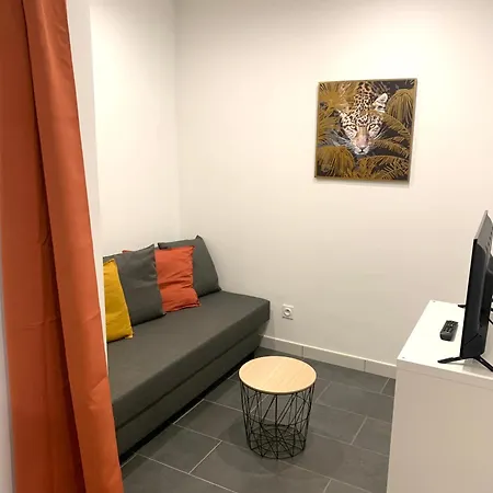 Studio Republique #1 Apartment